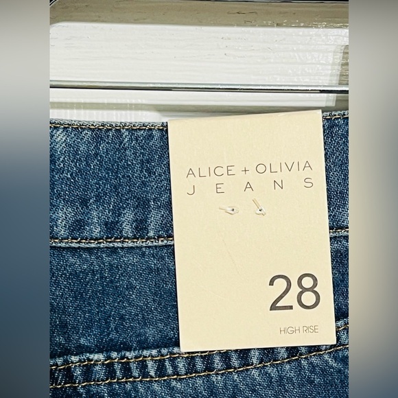 ALICE + OLIVIA WEEZY SIDE STRIPE JEAN. NWT. RETAIL 395 - Picture 10 of 14